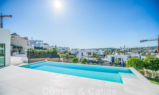 Gloednieuwe moderne luxe villa te koop in Nueva Andalucia, Marbella 26425 