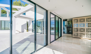 Gloednieuwe moderne luxe villa te koop in Nueva Andalucia, Marbella 26428 