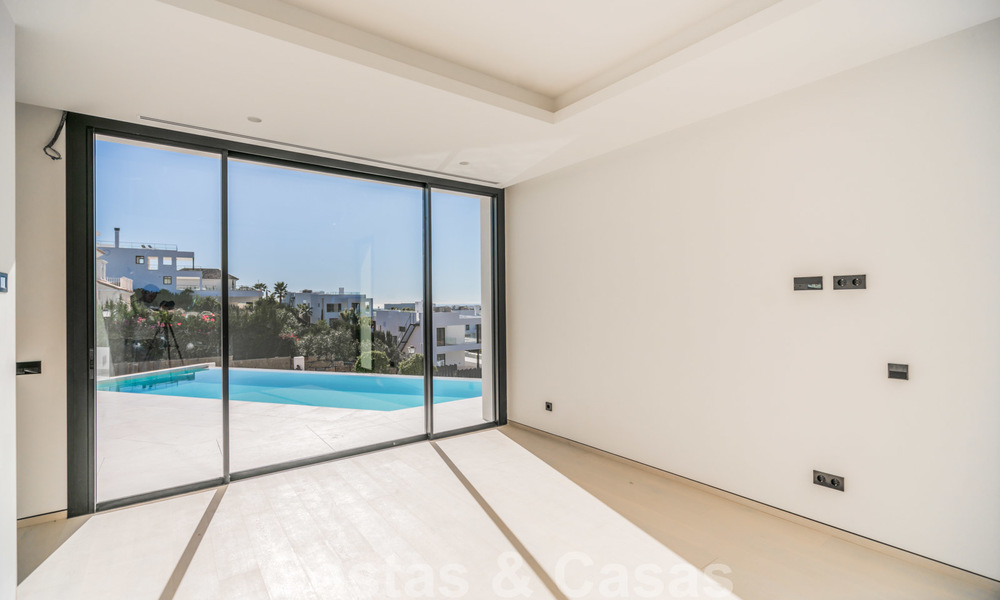 Gloednieuwe moderne luxe villa te koop in Nueva Andalucia, Marbella 26431
