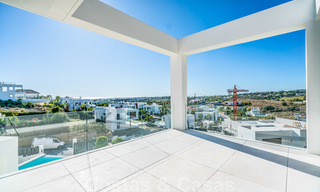 Gloednieuwe moderne luxe villa te koop in Nueva Andalucia, Marbella 26441 
