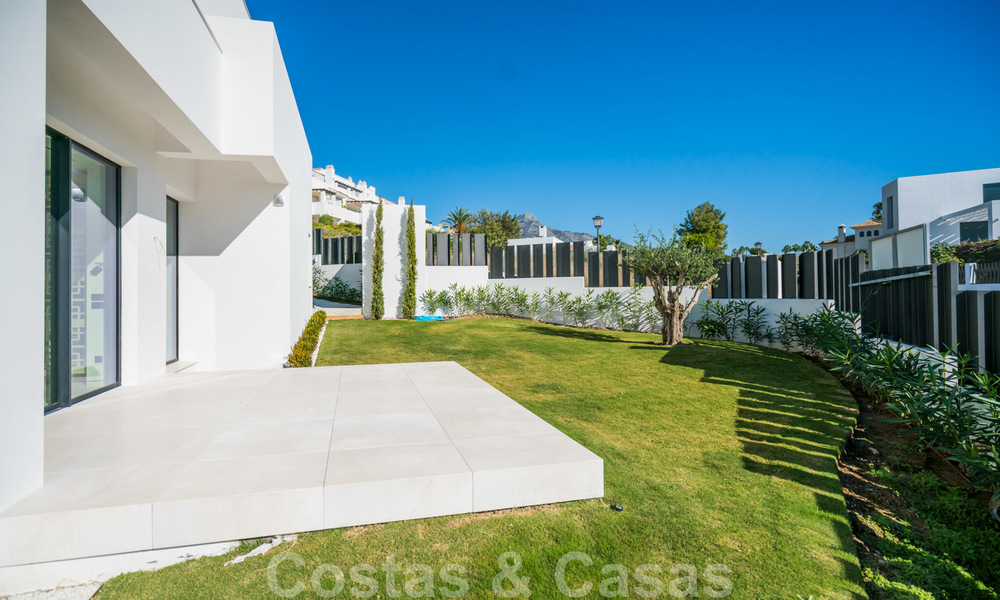 Gloednieuwe moderne luxe villa te koop in Nueva Andalucia, Marbella 26445