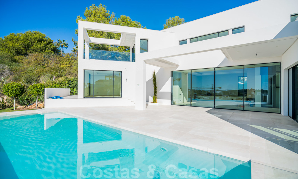 Gloednieuwe moderne luxe villa te koop in Nueva Andalucia, Marbella 26447