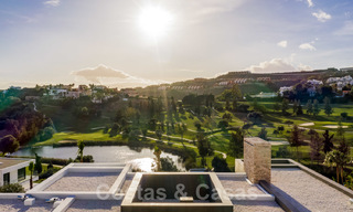 Moderne nieuwe luxe villa met prachtig golfzicht te koop in Benahavis - Marbella 26602 