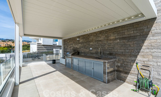 Moderne luxe villa te koop, direct aan de golfbaan in een klasse golfresort in Oost-Marbella 26804 