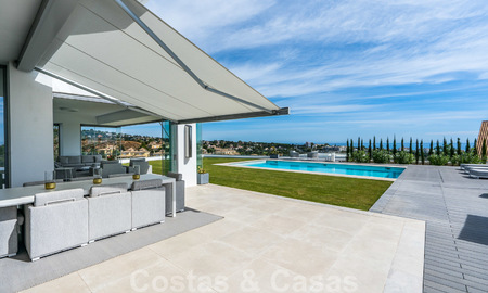 Moderne luxe villa te koop, direct aan de golfbaan in een klasse golfresort in Oost-Marbella 26805