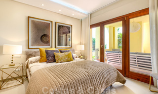 Luxe appartement te koop met open tuin- en zeezicht in een eerstelijnstrand complex, op de New Golden Mile tussen Marbella en Estepona 26857 