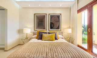 Luxe appartement te koop met open tuin- en zeezicht in een eerstelijnstrand complex, op de New Golden Mile tussen Marbella en Estepona 26858 