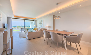 Sterk in prijs verlaagd. Instapklaar ruim modern luxe appartement te koop met zeezicht, Nueva Andalucia, Marbella 26900 