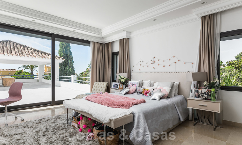 Gerenoveerde luxe villa te koop in een moderne mediterrane stijl in het exclusieve Cascada de Camojan op de Golden Mile in Marbella 27046