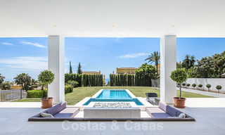Gerenoveerde luxe villa te koop in een moderne mediterrane stijl in het exclusieve Cascada de Camojan op de Golden Mile in Marbella 27058 