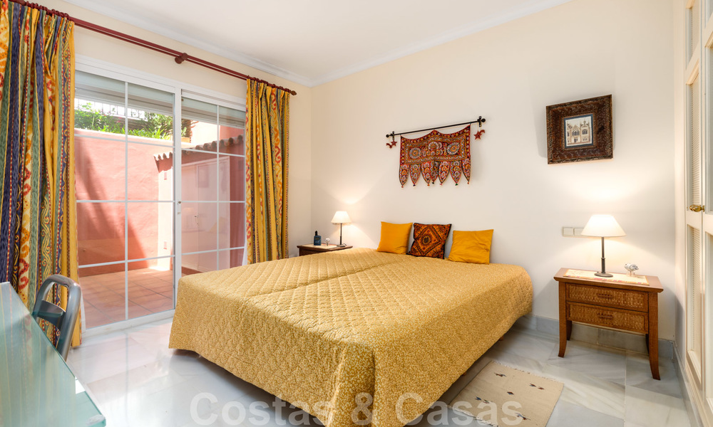 Ruim appartement met een ruim terras en privétuin met panoramisch uitzicht op de kust en de zee in Benahavis - Marbella 27113