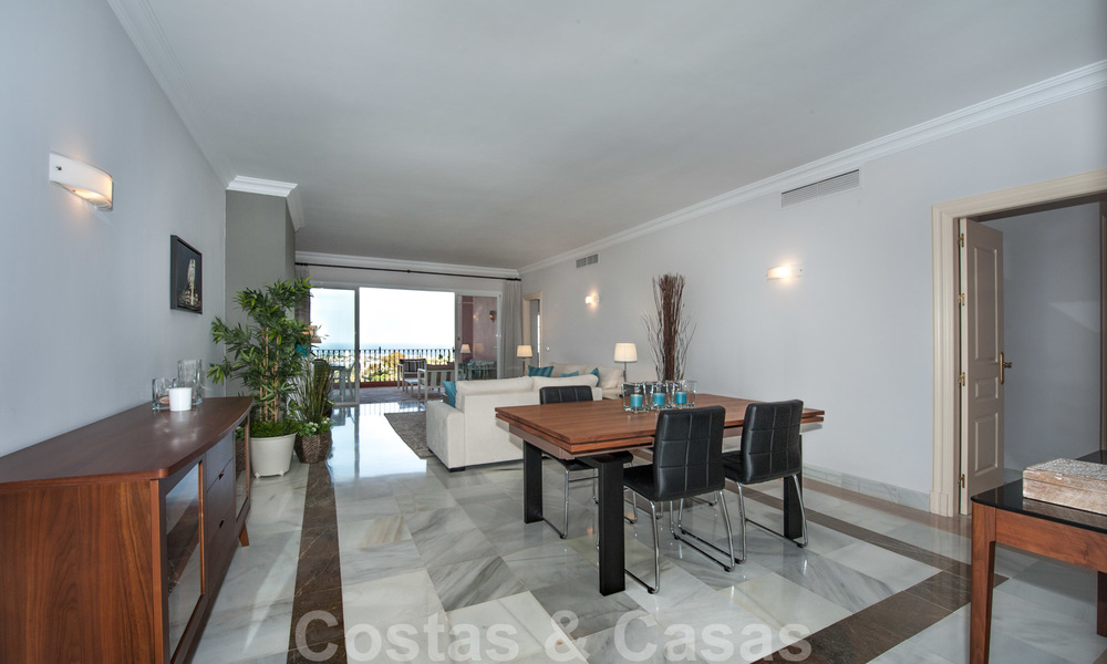 Instapklaar ruim appartement met panoramisch uitzicht op de kust en de zee in Benahavis - Marbella 27348