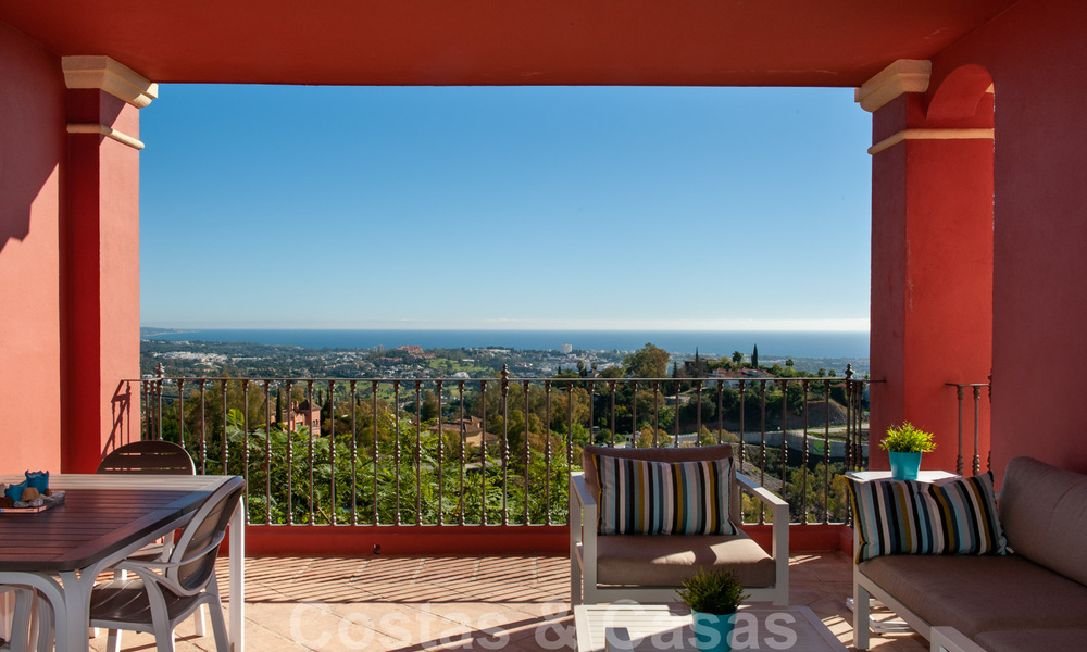 Instapklaar ruim appartement met panoramisch uitzicht op de kust en de zee in Benahavis - Marbella 31020