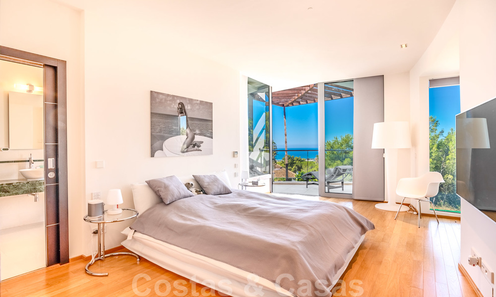 Moderne luxe hoekwoning met zeezicht te koop in het exclusieve Sierra Blanca, Marbella 27136