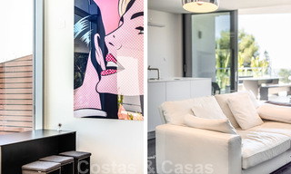 Moderne luxe hoekwoning met zeezicht te koop in het exclusieve Sierra Blanca, Marbella 27152 