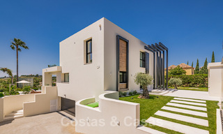 Spectaculaire moderne designer villa te koop, eerstelijns golf in Nueva Andalucia, Marbella 27184 