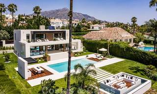 Spectaculaire moderne designer villa te koop, eerstelijns golf in Nueva Andalucia, Marbella 27185 
