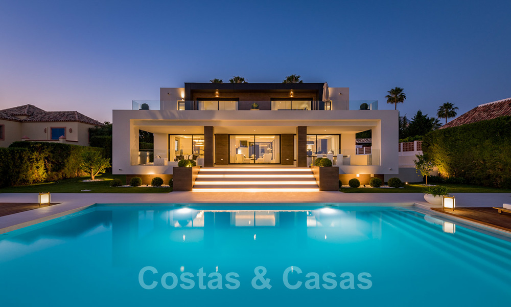 Spectaculaire moderne designer villa te koop, eerstelijns golf in Nueva Andalucia, Marbella 27189