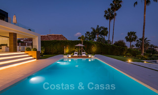 Spectaculaire moderne designer villa te koop, eerstelijns golf in Nueva Andalucia, Marbella 27192 