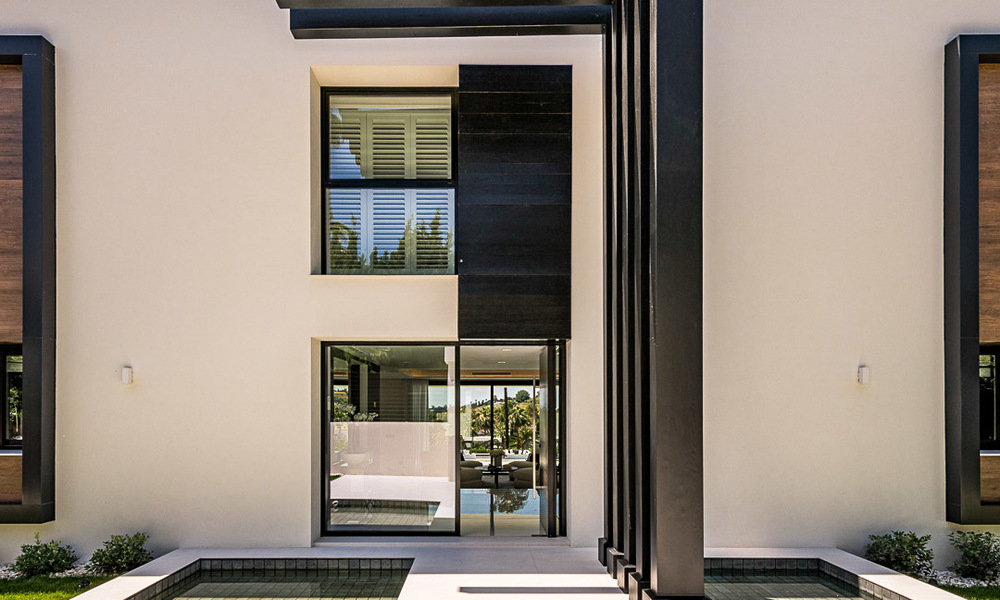 Spectaculaire moderne designer villa te koop, eerstelijns golf in Nueva Andalucia, Marbella 27193
