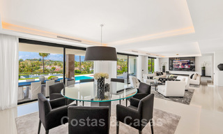Spectaculaire moderne designer villa te koop, eerstelijns golf in Nueva Andalucia, Marbella 27195 
