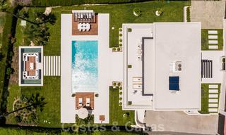 Spectaculaire moderne designer villa te koop, eerstelijns golf in Nueva Andalucia, Marbella 27199 