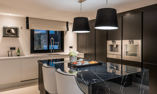 Spectaculaire moderne designer villa te koop, eerstelijns golf in Nueva Andalucia, Marbella 27204 