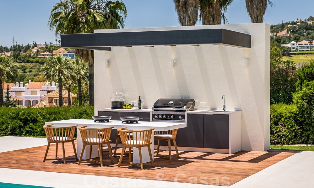 Spectaculaire moderne designer villa te koop, eerstelijns golf in Nueva Andalucia, Marbella 27213
