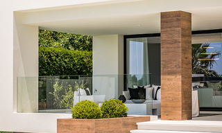 Spectaculaire moderne designer villa te koop, eerstelijns golf in Nueva Andalucia, Marbella 27214 