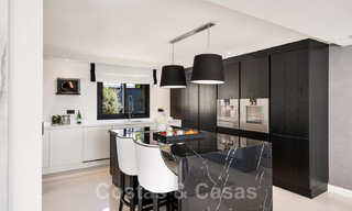 Spectaculaire moderne designer villa te koop, eerstelijns golf in Nueva Andalucia, Marbella 27218 