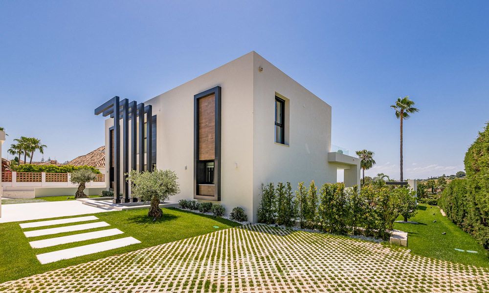 Spectaculaire moderne designer villa te koop, eerstelijns golf in Nueva Andalucia, Marbella 27219