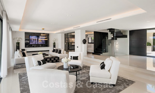 Spectaculaire moderne designer villa te koop, eerstelijns golf in Nueva Andalucia, Marbella 27221 