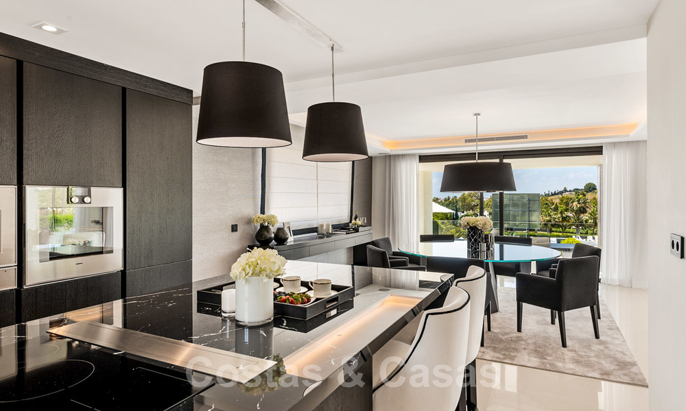 Spectaculaire moderne designer villa te koop, eerstelijns golf in Nueva Andalucia, Marbella 27239