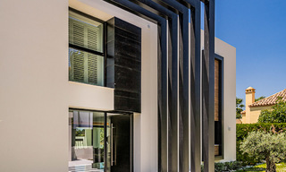 Spectaculaire moderne designer villa te koop, eerstelijns golf in Nueva Andalucia, Marbella 27240 