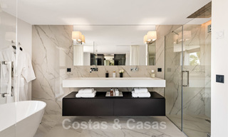 Spectaculaire moderne designer villa te koop, eerstelijns golf in Nueva Andalucia, Marbella 27244 