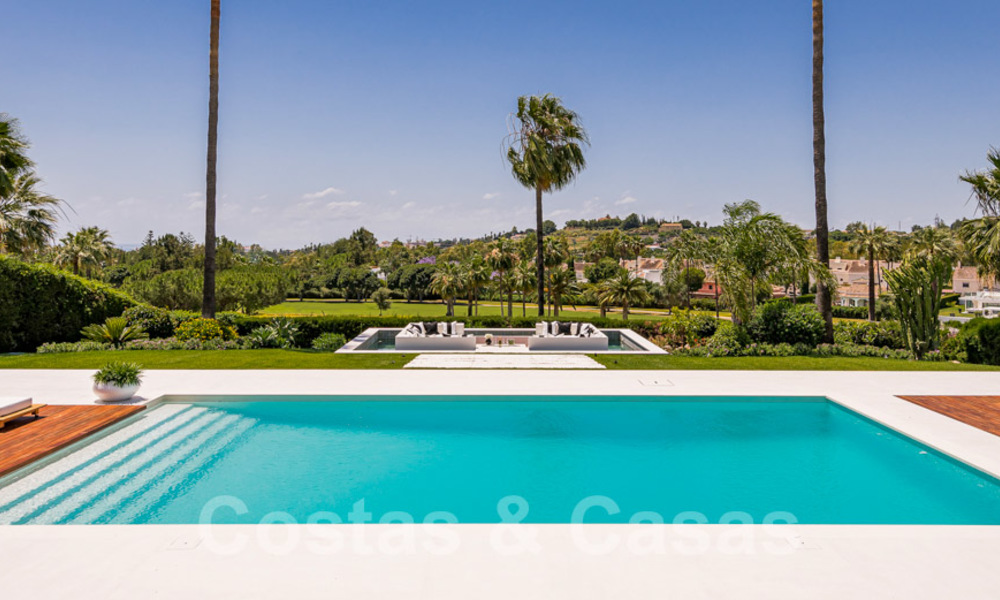 Spectaculaire moderne designer villa te koop, eerstelijns golf in Nueva Andalucia, Marbella 27252