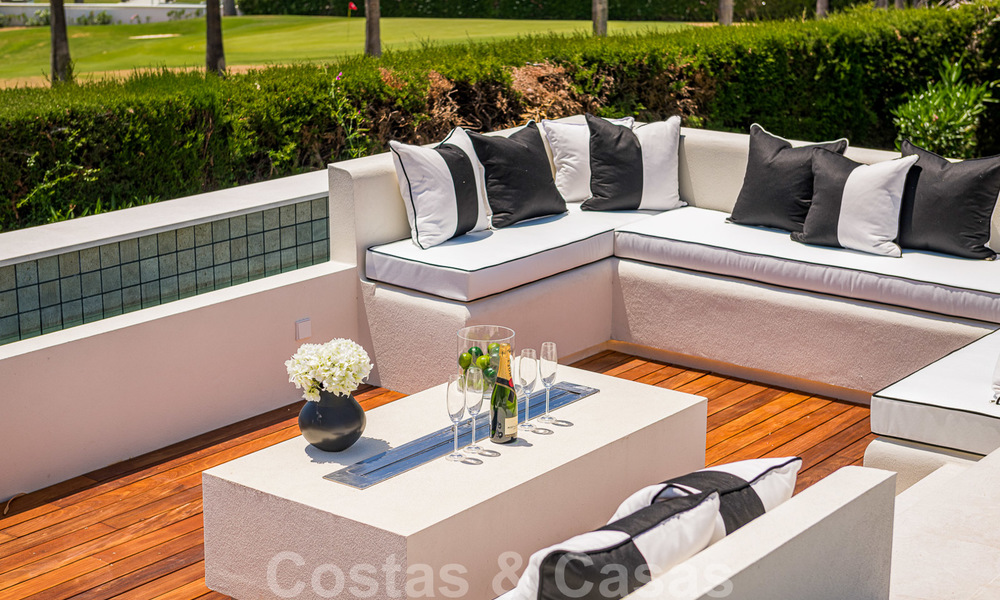 Spectaculaire moderne designer villa te koop, eerstelijns golf in Nueva Andalucia, Marbella 27261