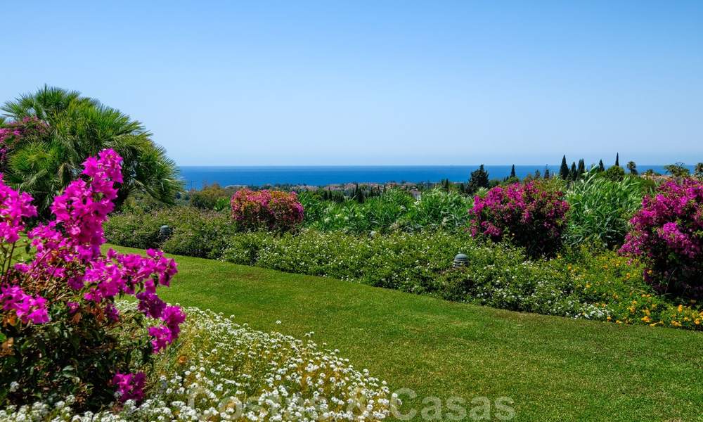Traditioneel klassiek-mediterrane luxe villa te koop met prachtig zeezicht in een gated community op de Golden Mile, Marbella 27272