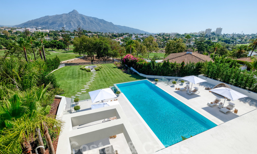 Exclusieve nieuwe moderne villa te koop, direct aan de Las Brisas golfbaan in de Golf Vallei van Nueva Andalucia, Marbella 27443