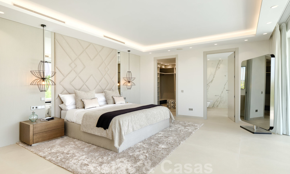 Exclusieve nieuwe moderne villa te koop, direct aan de Las Brisas golfbaan in de Golf Vallei van Nueva Andalucia, Marbella 27473