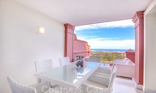 Luxe penthouse appartement met panoramisch uitzicht over de hele kust te koop, dicht bij voorzieningen en golf, Benahavis – Marbella 27522 