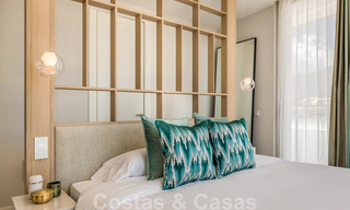 Instapklare moderne luxe eerstelijns strand penthouses te koop in Estepona, Costa del Sol. Promotie! 27769 