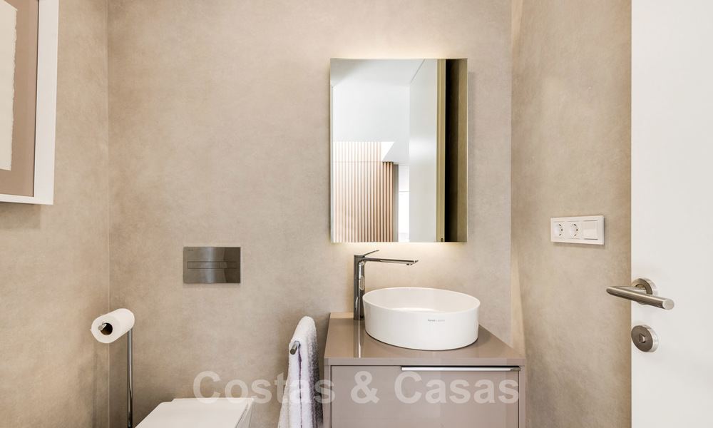 Instapklare moderne luxe eerstelijns strand penthouses te koop in Estepona, Costa del Sol 27771