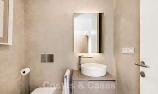 Instapklare moderne luxe eerstelijns strand penthouses te koop in Estepona, Costa del Sol 27771 