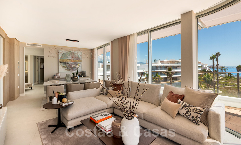 Instapklare moderne luxe eerstelijns strand penthouses te koop in Estepona, Costa del Sol 27778