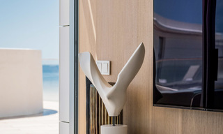 Instapklare moderne luxe eerstelijns strand penthouses te koop in Estepona, Costa del Sol. Promotie! 27791 