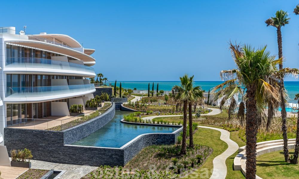 Instapklare moderne luxe eerstelijns strand penthouses te koop in Estepona, Costa del Sol. Promotie! 27795
