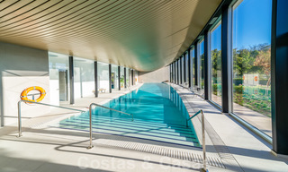 Instapklare moderne luxe eerstelijns strand penthouses te koop in Estepona, Costa del Sol 27800 