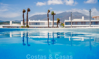 Instapklare sensationele moderne luxe eerstelijns strand appartementen te koop in Estepona, Costa del Sol 27836 
