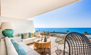 Instapklare sensationele moderne luxe eerstelijns strand appartementen te koop in Estepona, Costa del Sol 27837 